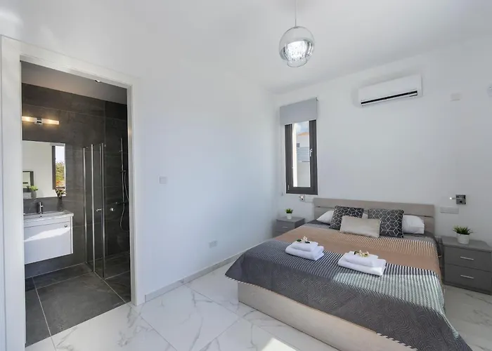 Villa Adaris, Sea Caves Peyia Paphos