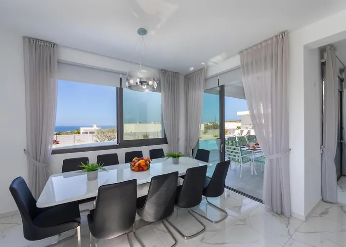 Villa Adaris, Sea Caves Peyia Paphos