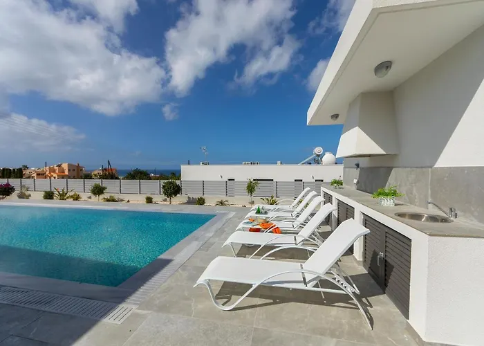 Adaris, Sea Caves Peyia *