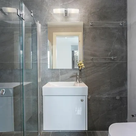 Adaris, Sea Caves Peyia