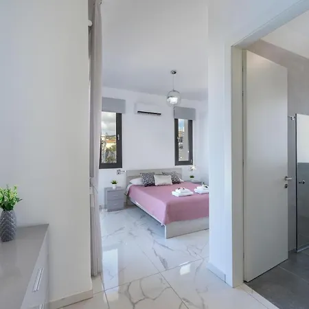 Adaris, Sea Caves Peyia