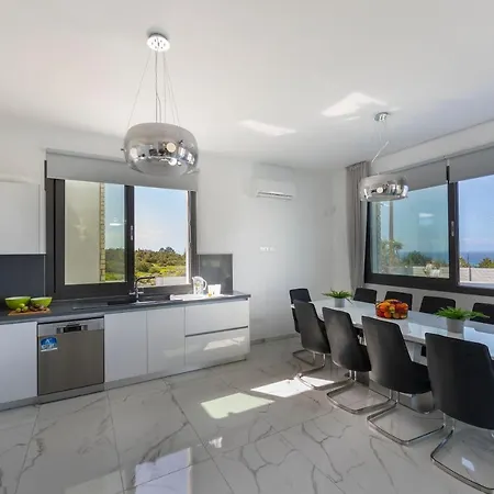 Adaris, Sea Caves Peyia Villa