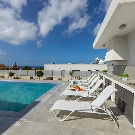 Adaris, Sea Caves Peyia *