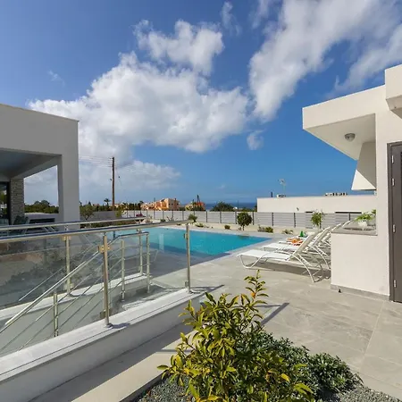 Adaris, Sea Caves Peyia Βίλα