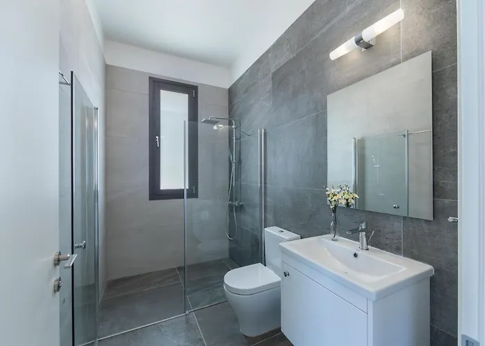 Adaris, Sea Caves Peyia *