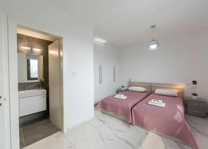 Vila Adaris, Sea Caves Peyia Paphos