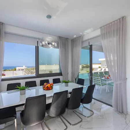 Villa Adaris, Sea Caves Peyia Paphos