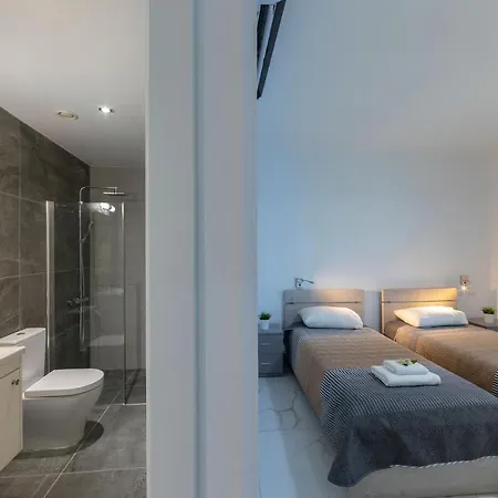 Adaris, Sea Caves Peyia