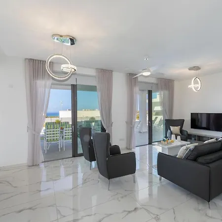 Adaris, Sea Caves Peyia Villa