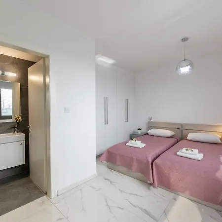 Villa Adaris, Sea Caves Peyia Pafos