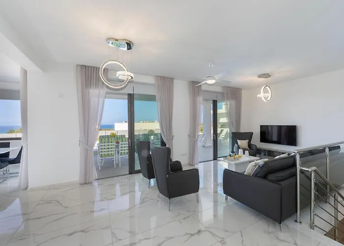 Adaris, Sea Caves Peyia Villa