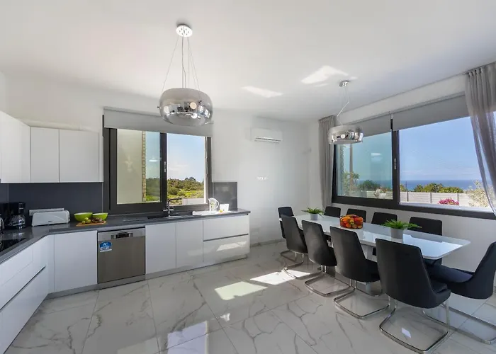 Adaris, Sea Caves Peyia Villa